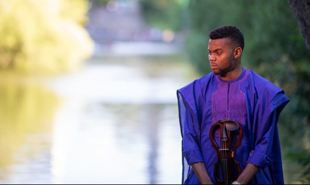 Picture of a Nigerian celebrity John Daniel Azuka on native attire